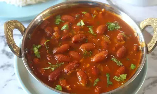 घर पर आए मेहमानों का भरना है स्वादिष्ट खाने से पेट, तो बनाएं इस रेसिपी की मदद से राजमा, मन हो जाएगा खुश घर पर आए मेहमानों का भरना है स्वादिष्ट खाने से पेट, तो बनाएं इस रेसिपी की मदद से राजमा, मन हो जाएगा खुश