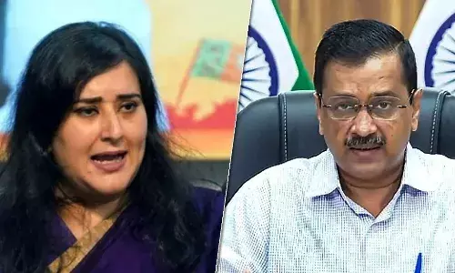 केजरीवाल के घर के बाहर बीजेपी महिला मोर्चा ने किया प्रदर्शन, दिल्ली में जारी है महिलाओं को लेकर सियासत