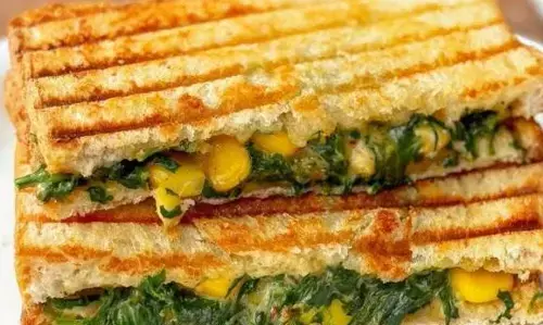 घर पर बनाएं हेल्दी और टेस्टी स्पिनेच कॉर्न सैंडविच, बच्चों के साथ बड़ों को भी आ जाएगा आनंद