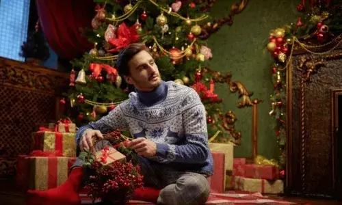 क्रिसमस पार्टी में दिखना चाहते हैं सबसे डैशिंग, तो इन आउटफिट्स से लें इंस्पिरेशन, सब रह जाएंगे देखते