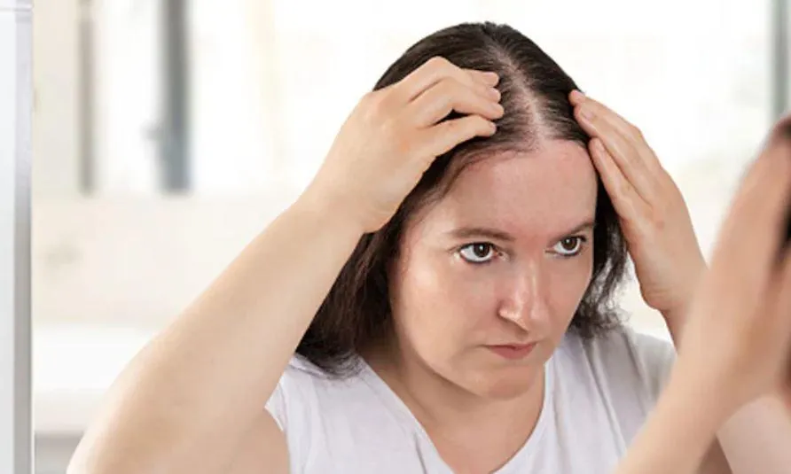 हेयर फॉल की समस्या से हैं परेशान, तो आज ही यूज करें Biotin से भरपूर ये 4 फूड