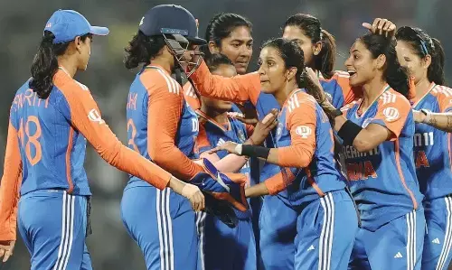 निर्णायक मुकाबले में टीम इंडिया ने 60 रनों से मारी बाजी, 2-1 से सीरीज पर जमाया कब्जा निर्णायक मुकाबले में टीम इंडिया ने 60 रनों से मारी बाजी, 2-1 से सीरीज पर जमाया कब्जा