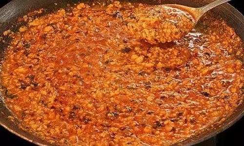 पराठे के साथ ट्राई करें अमृतसरी पनीर भुर्जी, बनाना सीखें केवल कुछ ही मिनटों में