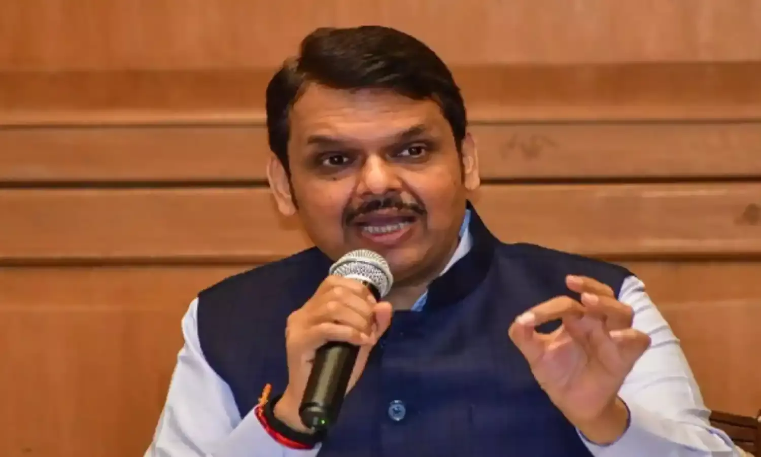 परभणी प्रकरण और बीड मामलों में न्यायालयीन और एसआईटी जांच, पीड़ितों को 10 लाख की सहायता