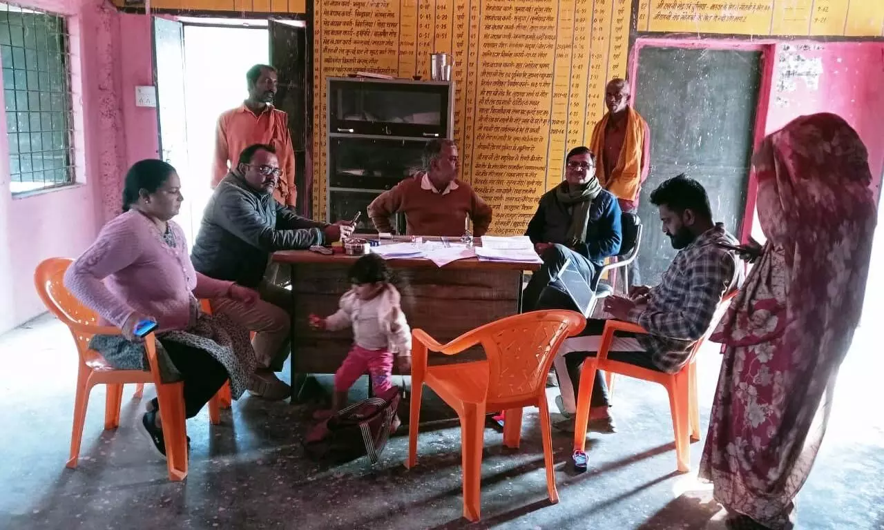 प्रशासन गांव की ओर अभियान के अंतर्गत लगाए जा रहे हैं शिविर प्रशासन गांव की ओर अभियान के अंतर्गत लगाए जा रहे हैं शिविर