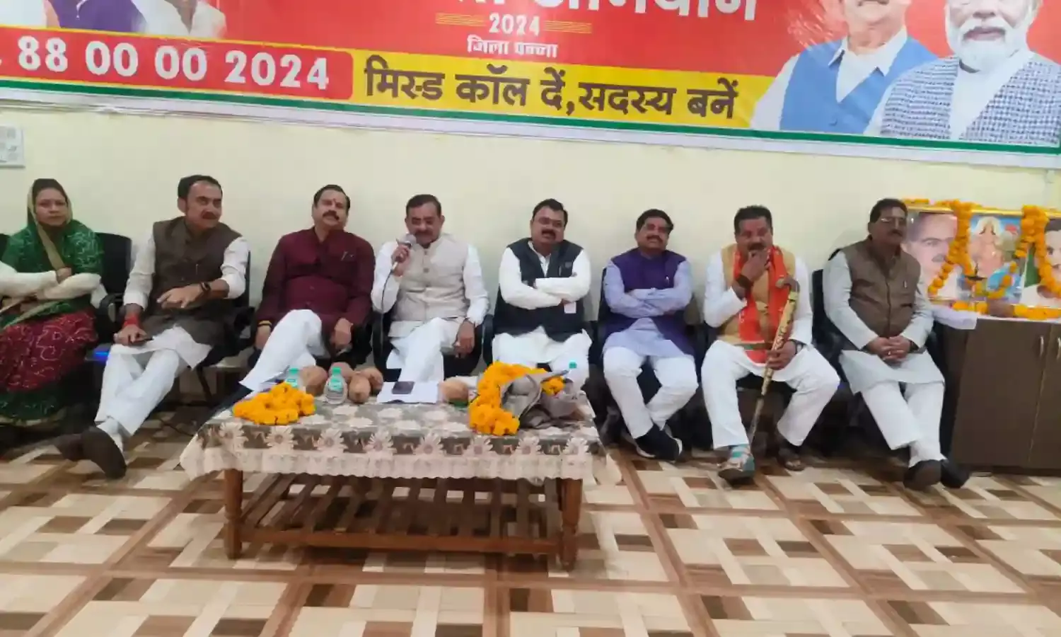 कांग्रेस के जिला प्रभारी संजय यादव तथा सह प्रभारी राजभान सिंह पन्ना के तीन दिवसीय संगठनात्मक दौरे पर