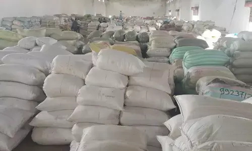 विशाल गोदाम के बावजूद डोंगरीबुजुर्ग बाजार टोला में अब तक नहीं शुरू हुआ धान खरीदी केंद्र