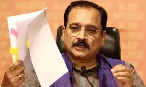 केजरीवाल घोषणाओं के मास्टर, अंबेडकर स्कॉलरशिप को लेकर बीजेपी नेता वीरेंद्र सचदेवा का तंज केजरीवाल घोषणाओं के मास्टर, अंबेडकर स्कॉलरशिप को लेकर बीजेपी नेता वीरेंद्र सचदेवा का तंज