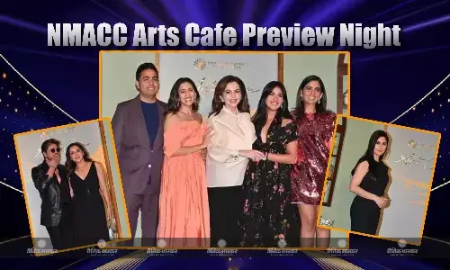 अंबानी परिवार के आर्ट्स कैफे की प्रीव्यू नाइट में लगा सितारों का मेला, शाहरुख से लेकर मनीष मल्होत्रा तक शानदार लुक में दिखे सेलेब्स अंबानी परिवार के आर्ट्स कैफे की प्रीव्यू नाइट में लगा सितारों का मेला, शाहरुख से लेकर मनीष मल्होत्रा तक शानदार लुक में दिखे सेलेब्स