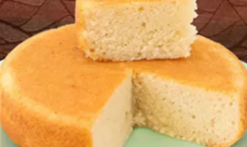 क्रिसमस में बनाना चाहते घर पर ही सॉफ्ट और स्पंजी केक, तो इस रेसिपी को ट्राई, मन हो जाएगा खुश क्रिसमस में बनाना चाहते घर पर ही सॉफ्ट और स्पंजी केक, तो इस रेसिपी को ट्राई, मन हो जाएगा खुश