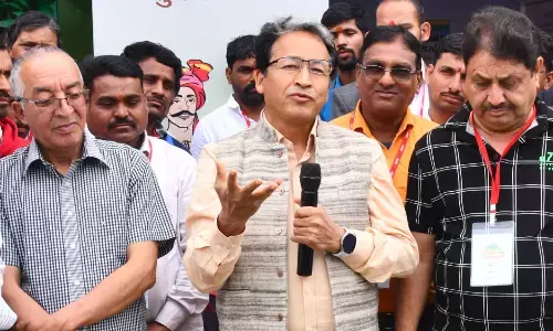 सोनम वांगचुक ने कहा - स्कूलों में एक विषय कृषि का जरूर होना चाहिए सोनम वांगचुक ने कहा - स्कूलों में एक विषय कृषि का जरूर होना चाहिए