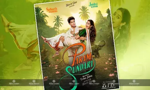 परम सुंदरी से सिद्धार्थ और जाह्नवी का फर्स्ट लुक हुआ आउट, पर्दे पर पहली बार रोमांस करते आएंगे नजर, इस दिन होगी रिलीज