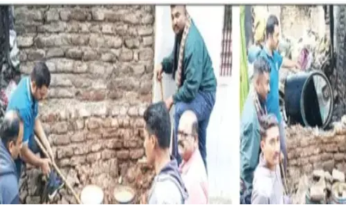 बीड में हाथभट्टी शराब के अड्डे पर छापेमारी, पुलिस की कार्रवाई में हुई जब्ती बीड में हाथभट्टी शराब के अड्डे पर छापेमारी, पुलिस की कार्रवाई में हुई जब्ती