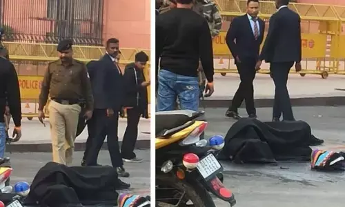 संसद भवन के बाहर एक व्यक्ति ने की आत्मदाह की कोशिश, कारणों की जांच में जुटी पुलिस