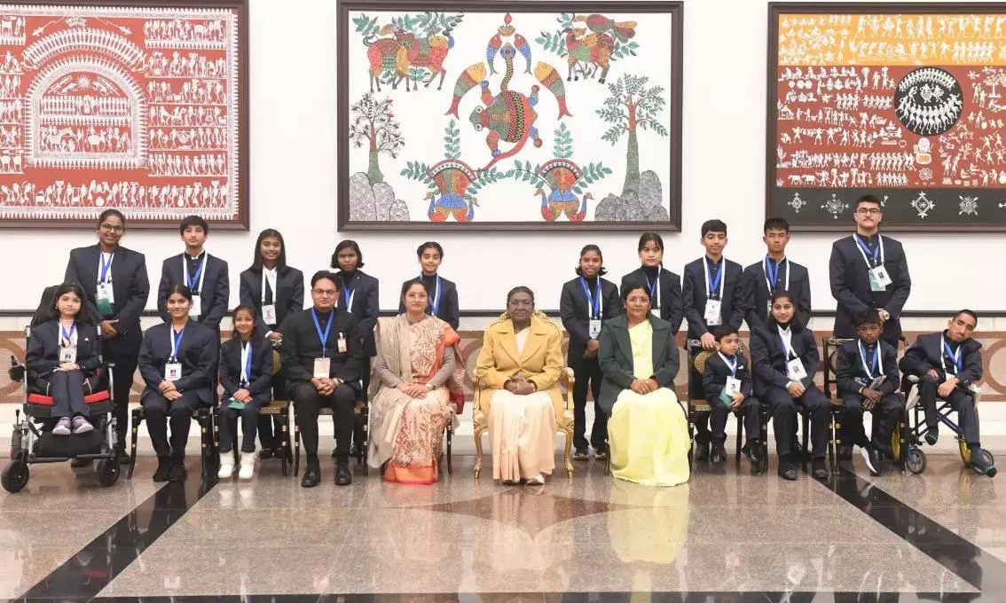 असाधारण उपलब्धियों के लिए राष्ट्रपति मुर्मू ने 17 युवा नायकों को किया सम्मानित, सबसे कम उम्र के शतरंज खिलाड़ी अनीश सरकार भी हुए पुरस्कृत
