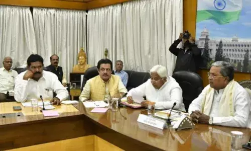 कर्नाटक के बेलगावी में कांग्रेस कार्यसमिति  की बैठक में शामिल होने के लिए दिल्ली से रवाना हुए राहुल गांधी