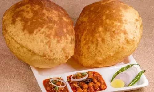 नए साल में घर पर आए मेहमानों को खिलाना चाहते हैं कुछ टेस्टी, तो छोले भटूरे की इस रेसिपी को करें ट्राई, सब लोग करेंगे खाने की तारीफ