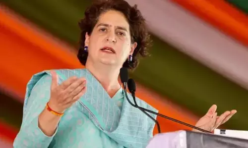 बीजेपी पर भड़कीं प्रियंका गांधी, बोलीं - बापू का प्रिय भजन उनसे नहीं सुना गया