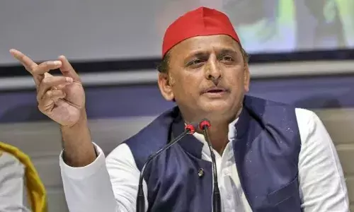 मनमोहन सिंह के स्मारक को लेकर अखिलेश यादव का हमला, BJP को याद दिलाई परंपरा