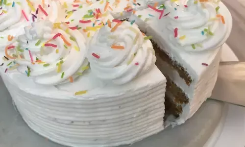 घर पर बनाना चाहते हैं बिना अंडे के मार्केट जैसा वनीला केक, तो अपनाएं इस रेसिपी को, सब हो जाएंगे हैरान घर पर बनाना चाहते हैं बिना अंडे के मार्केट जैसा वनीला केक, तो अपनाएं इस रेसिपी को, सब हो जाएंगे हैरान