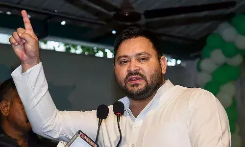 बिहार की सत्ता से एनडीए की विदाई तय, तेजस्वी यादव ने साधा निशाना बिहार की सत्ता से एनडीए की विदाई तय, तेजस्वी यादव ने साधा निशाना