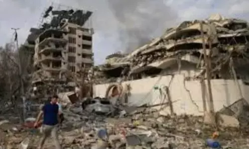 गाजा में टूट रहा इजराइली हमलों का कहर, IDF की एयरस्ट्राइक में 9 लोगों की मौत गाजा में टूट रहा इजराइली हमलों का कहर, IDF की एयरस्ट्राइक में 9 लोगों की मौत