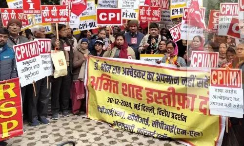 वाम दलों ने दिल्ली के जंतर-मंतर पर शाह के खिलाफ किया प्रदर्शन,  मांगा गृह मंत्री का इस्तीफा