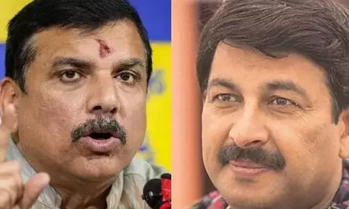 घुसपैठियों और रोहिंग्याओं पर सियासत तेज, भाजपा सांसद मनोज तिवारी ने आप नेता संजय सिंह पर साधा निशाना घुसपैठियों और रोहिंग्याओं पर सियासत तेज, भाजपा सांसद मनोज तिवारी ने आप नेता संजय सिंह पर साधा निशाना