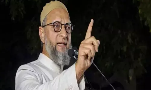 वक्फ की जमीन पर बन रही पुलिस चौकी! असदुद्दीन ओवैसी का बड़ा दावा, सीएम योगी पर बोला हमला वक्फ की जमीन पर बन रही पुलिस चौकी! असदुद्दीन ओवैसी का बड़ा दावा, सीएम योगी पर बोला हमला