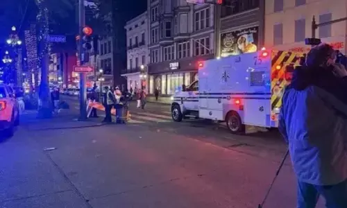 अमेरिका के ऑर्लियंस में हुआ बड़ा हादसा, कार ने भीड़ में घुसकर लोगों को कुचला, 12 लोगों की मौके पर मौत, 30 बुरी तरह से घायल