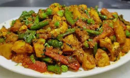 ठंड में सारी सब्जियों को मिलाकर बनाना चाहते हैं कुछ लाजवाब और लजीज, तो इस आसान रेसिपी को करें ट्राई