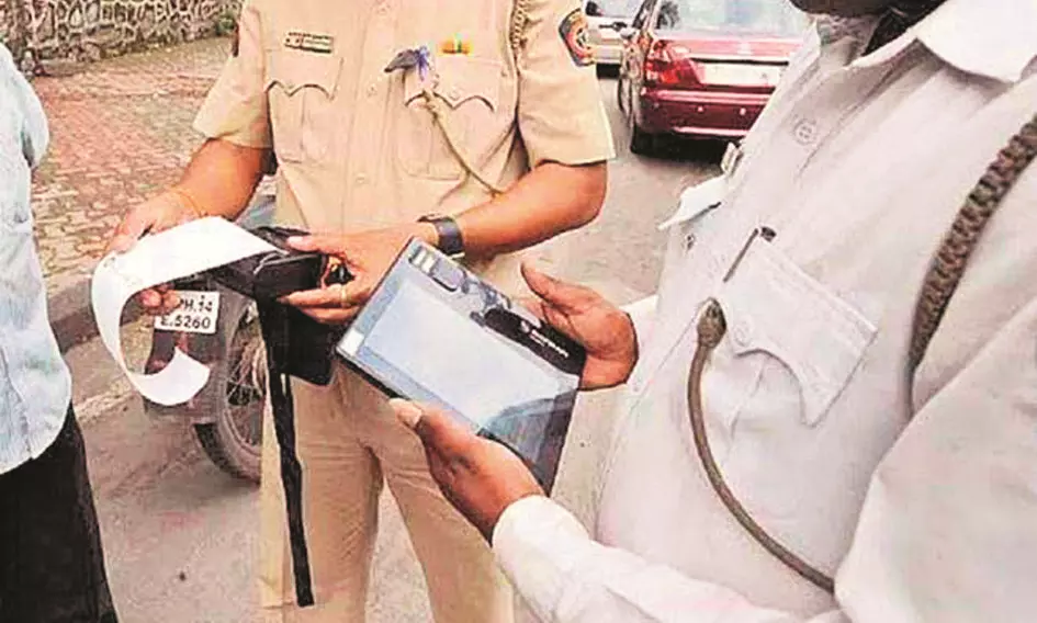 दो दिनों में नागपुर की यातायात पुलिस ने वसूला 1 करोड़ रुपए का जुर्माना दो दिनों में नागपुर की यातायात पुलिस ने वसूला 1 करोड़ रुपए का जुर्माना
