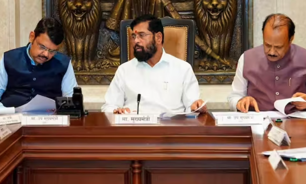 सरकारी कर्मियों के वेतन देने मुंबई बैंक में खाता खोलने को मंजूरी, किसानों को वापस मिलेगी 4 हजार एकड़ जमीन सरकारी कर्मियों के वेतन देने मुंबई बैंक में खाता खोलने को मंजूरी, किसानों को वापस मिलेगी 4 हजार एकड़ जमीन