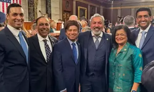अमेरिकी संसद की  निचली सदन में पहली बार एक साथ 6 भारतीय वंश के सांसदों ने ली शपथ