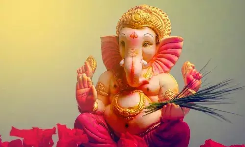 क्या हम मुख्यद्वार पर लगा सकते हैं गणपति बप्पा की प्रतिमा? जानिए क्या कहता है ज्योतिषीय शास्त्र?
