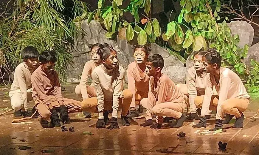 अनोखा नाट्य मंचन - बच्चों ने भगाया गणित का डर, दिया संस्कारों का संदेश