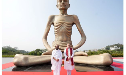 माननीय गृहमंत्री श्री अमित शाहजी ने किया युगपुरुष श्रीमद् राजचंद्रजी की विराट प्रतीमाजी का महामस्तकाभिषेक