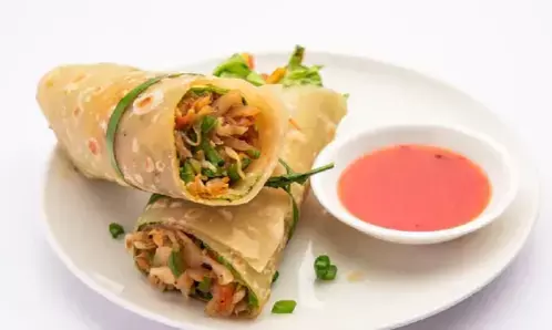 बची हुई रोटियों को करना चाहते हैं खत्म, तो इस आसान सी फ्रैंकी को करें ट्राई, चाव से खाएंगे बच्चे बची हुई रोटियों को करना चाहते हैं खत्म, तो इस आसान सी फ्रैंकी को करें ट्राई, चाव से खाएंगे बच्चे