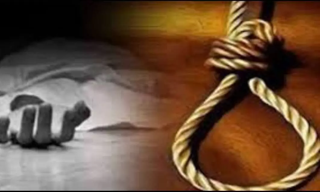 एनिवर्सरी मना दंपति ने कर ली आत्महत्या, वीडियो में कहा - चिन्ता न करें- अंतिम संस्कार के लिए रखे हैं पैसे एनिवर्सरी मना दंपति ने कर ली आत्महत्या, वीडियो में कहा - चिन्ता न करें- अंतिम संस्कार के लिए रखे हैं पैसे
