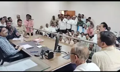 अतिवृष्टि - ओलावृष्टि: मुआवजे के लिए अमरावती के किसान जाएंगे हाई कोर्ट अतिवृष्टि - ओलावृष्टि: मुआवजे के लिए अमरावती के किसान जाएंगे हाई कोर्ट