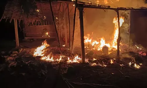 हादसे से गुस्साएं ग्रामीणों ने जलाई रेत परिवहन जांच चौकी