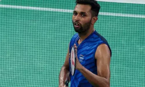 छत से टपका पानी तो बाधित हुआ मैच, मलेशिया ओपन में घटी शर्मनाक घटना, वायरल हुआ वीडियो छत से टपका पानी तो बाधित हुआ मैच, मलेशिया ओपन में घटी शर्मनाक घटना, वायरल हुआ वीडियो