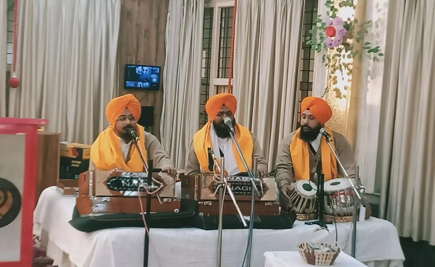 प्रकाश पर्व पर लंगर का हुआ आयोजन प्रकाश पर्व पर लंगर का हुआ आयोजन