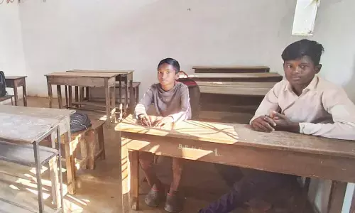 6 कक्षाओं वाली शाला में शिक्षा ग्रहण कर रहे मात्र 13 विद्यार्थी, रह गई 2 ही कक्षाएं