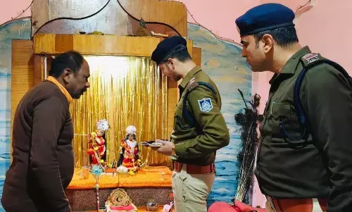 दिन दहाड़े मंदिर से भगवान की अष्टधातु प्रतिमा चोरी, कमिश्नर व आईजी आफिस से चंद कदम दूर पौनांग मंदिर की वारदात दिन दहाड़े मंदिर से भगवान की अष्टधातु प्रतिमा चोरी, कमिश्नर व आईजी आफिस से चंद कदम दूर पौनांग मंदिर की वारदात