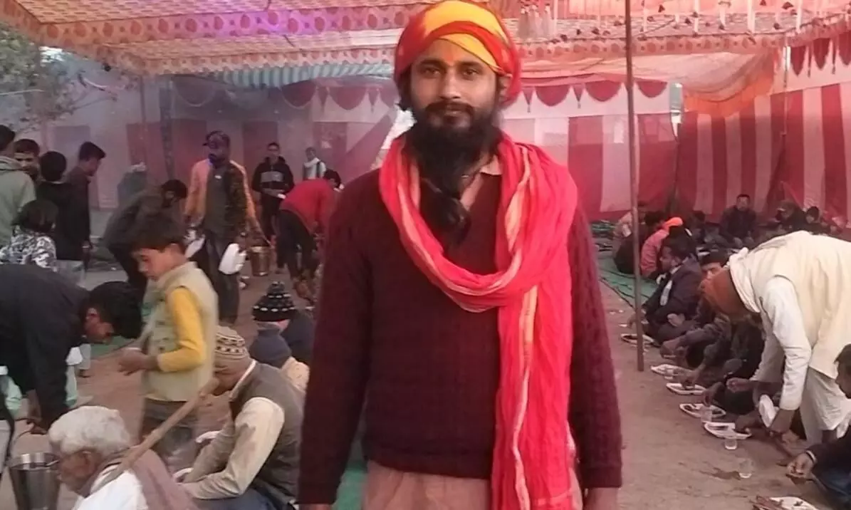 पार्थिव शिवलिंग निर्माण एवं अभिषेक पूजन के समापन पर आयोजित हुआ विशाल भण्डारा पार्थिव शिवलिंग निर्माण एवं अभिषेक पूजन के समापन पर आयोजित हुआ विशाल भण्डारा