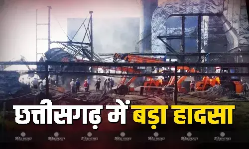 मुंगेली में प्लांट की चिमनी गिरने से हुआ बड़ा हादसा, 25 से ज्यादा लोग दबे, कई घायल