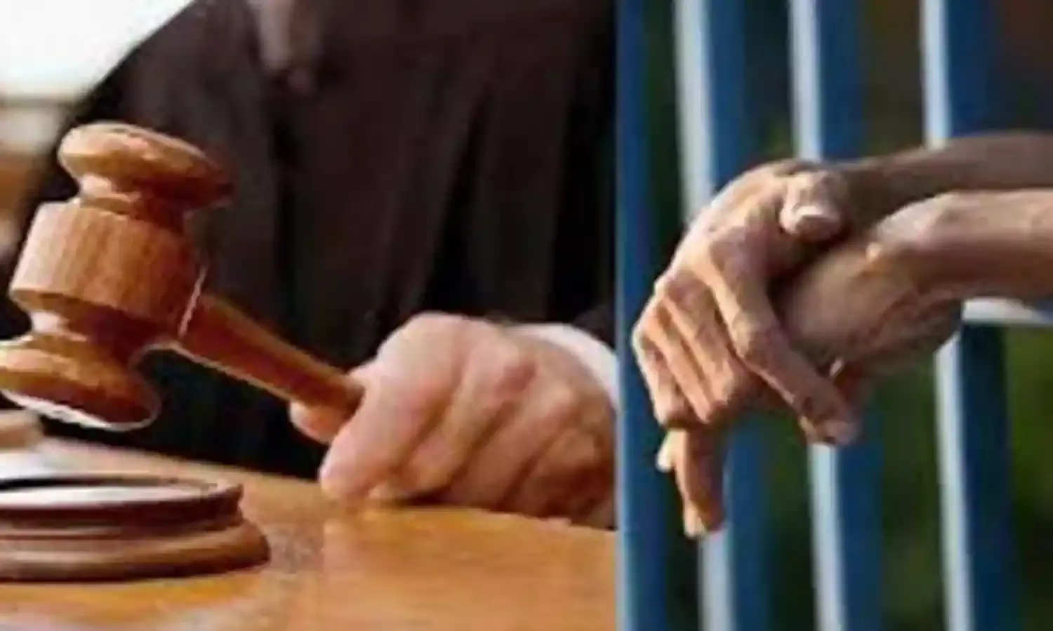 सीसीटीवी पर भारी पड़े पुलिस के पोस्टर, इन्हें देखते ही लोगों ने पुलिस को बता दिए चोर का नाम और पता