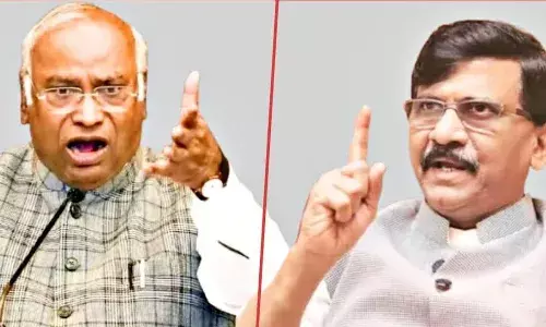 महाविकास अघाड़ी में आई दरार! शिवसेना अकेले लड़ेगी महानगरपालिका चुनाव, संजय राउत ने बताई वजह महाविकास अघाड़ी में आई दरार! शिवसेना अकेले लड़ेगी महानगरपालिका चुनाव, संजय राउत ने बताई वजह