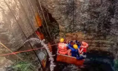 चार मजदूरों के शव हुए बरामद, पांच के अभी भी फंसे होने की आशंका, रेस्क्यू ऑपरेशन जारी चार मजदूरों के शव हुए बरामद, पांच के अभी भी फंसे होने की आशंका, रेस्क्यू ऑपरेशन जारी